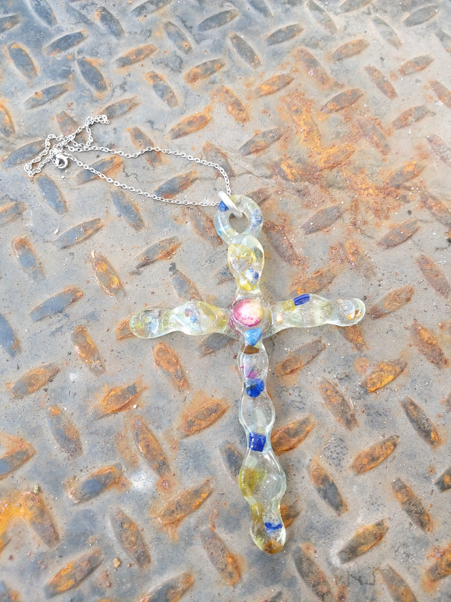 Rose cross for creativity and strength