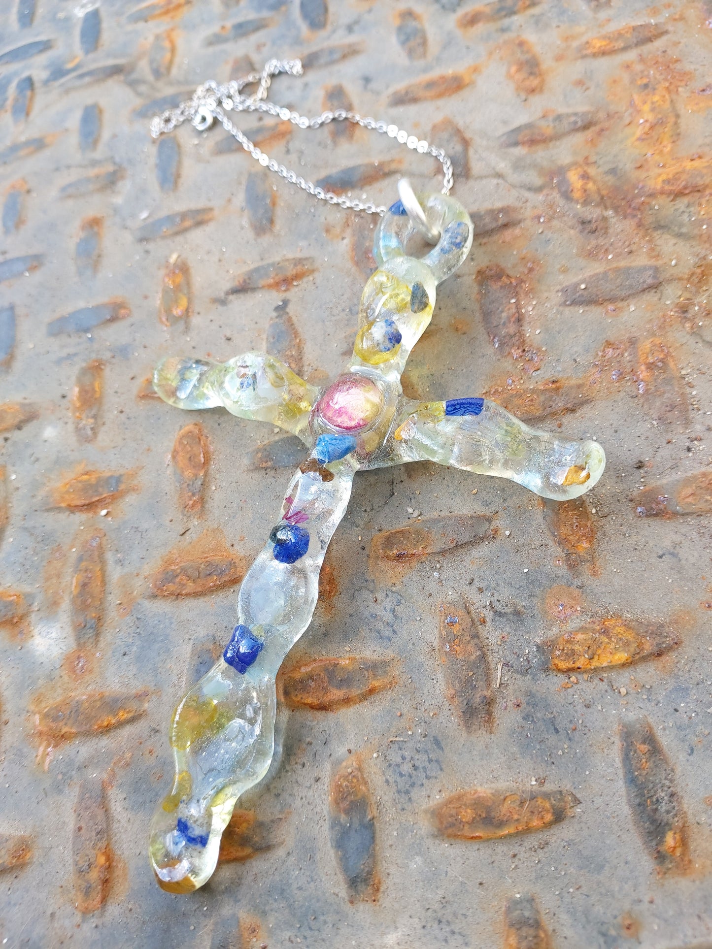Rose cross for creativity and strength